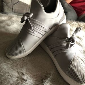 Steve Madden grey Lancer shoes